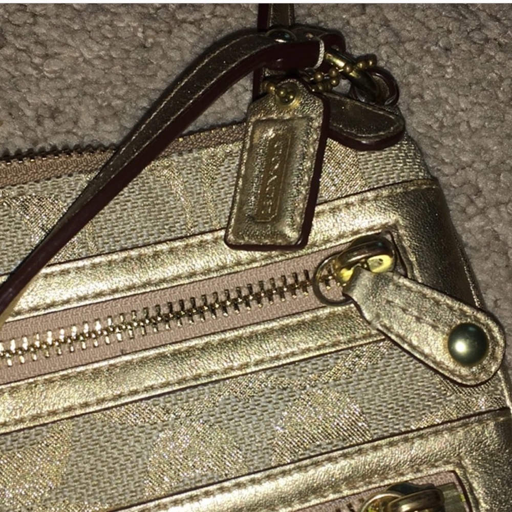 Authentic Coach Handbag - Picture 5 of 7